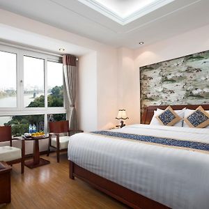 Room Lake View